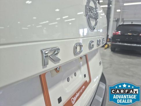 Used 2021 Nissan Rogue SL FWD image 34