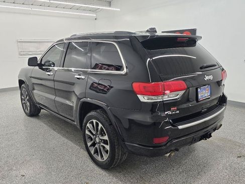 Used 2017 Jeep Grand Cherokee Overland AWD/4WD image 4