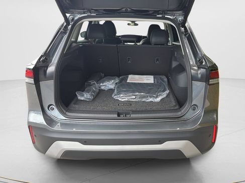New 2026 Volkswagen Tiguan SE FWD image 9