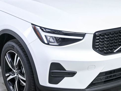 Used 2026 Volvo XC40 B5 Core AWD/4WD image 37