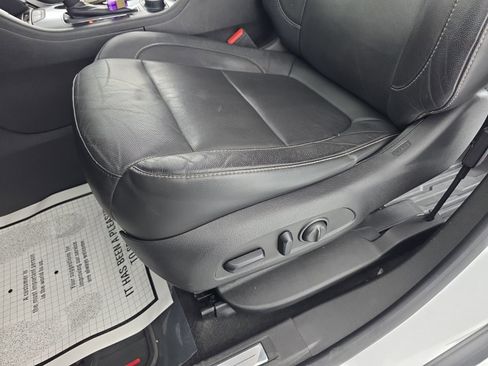 Used 2018 GMC Acadia SLT image 31