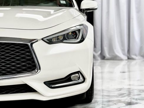 Used 2018 INFINITI Q60 Red Sport 400 w/ Sensory Package 3.0T Sport image 3