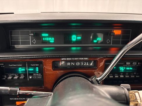 Used 1993 Cadillac Fleetwood Sedan image 14