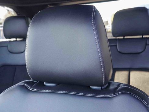 New 2025 Jeep Grand Cherokee Laredo image 24