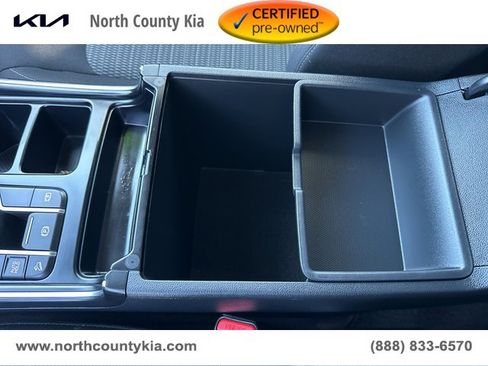 Certified 2025 Kia Sorento LX image 31