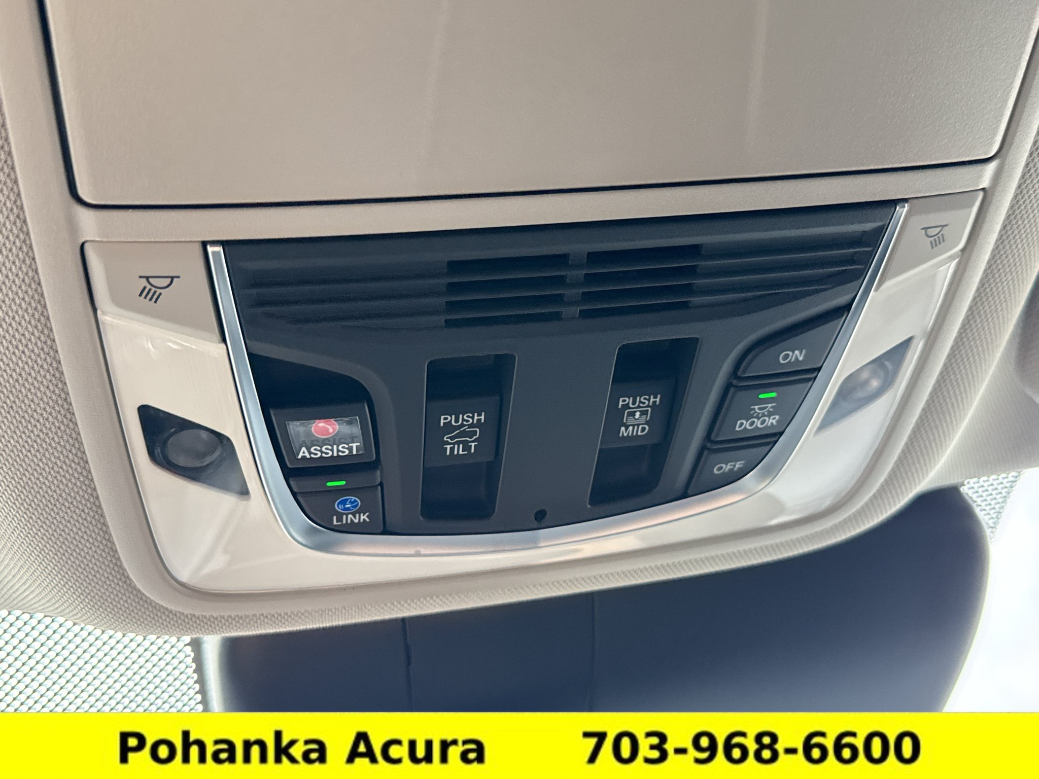 Used 2025 Acura RDX w/ Technology Package AWD/4WD image 19