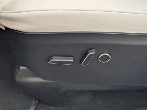 Used 2023 Tesla Model X image 24