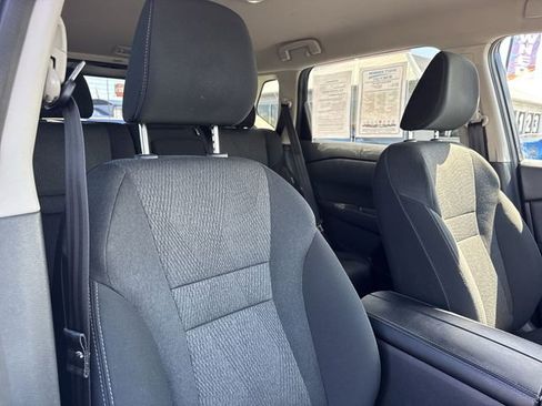 Used 2025 Nissan Rogue SV FWD image 22