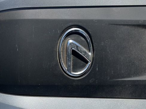 Used 2019 Lexus ES 350 Ultra Luxury image 10