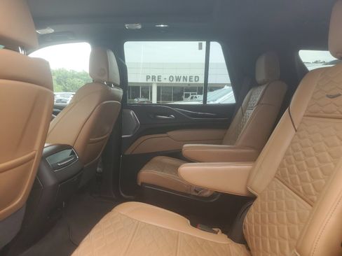 Used 2022 Cadillac Escalade Sport w/ Touring Package AWD/4WD image 9