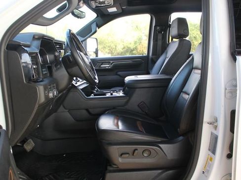 Used 2024 GMC Sierra 2500 AT4 w/ AT4 Premium Plus Package image 9