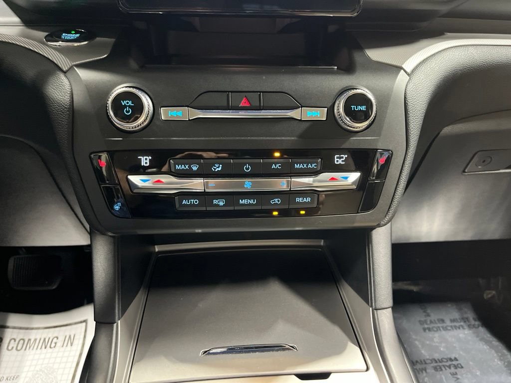 Used 2020 Ford Explorer XLT w/ Comfort Package AWD/4WD image 26