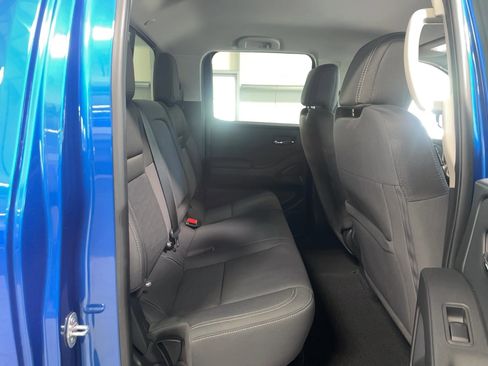 Used 2024 Nissan Frontier SV w/ SV Convenience Package image 21