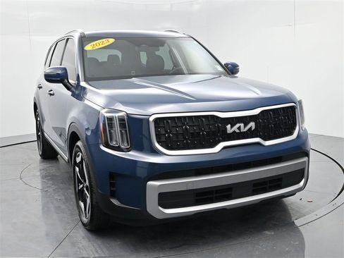 Certified 2023 Kia Telluride EX image 2