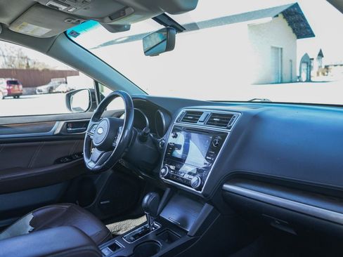 Used 2019 Subaru Outback 2.5i Touring image 10