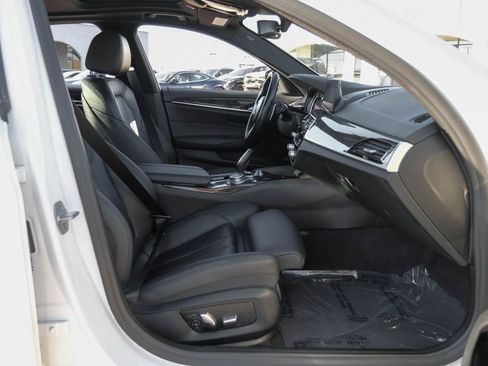Used 2019 BMW 530i xDrive image 40