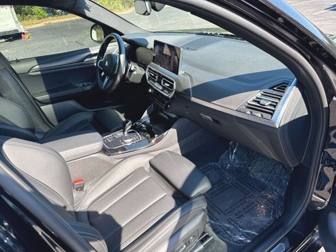 Used 2024 BMW X4 xDrive30i w/ M Sport Package AWD/4WD image 33