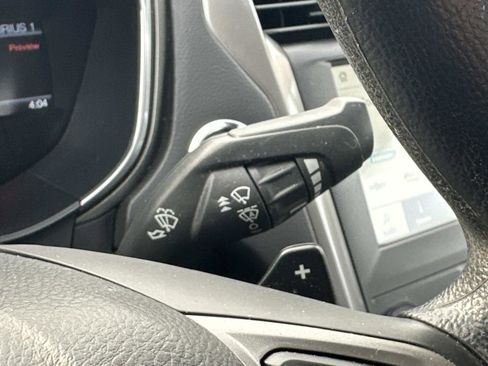 Used 2020 Ford Fusion SE image 23