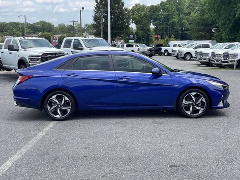 Used 2022 Hyundai Elantra Limited FWD image 9