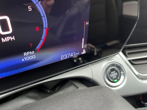 Used 2025 Chevrolet Trax LT image 39