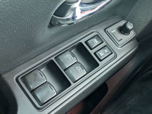 Used 2023 Nissan Titan PRO-4X w/ Pro-4x Convenience Package AWD/4WD image 23