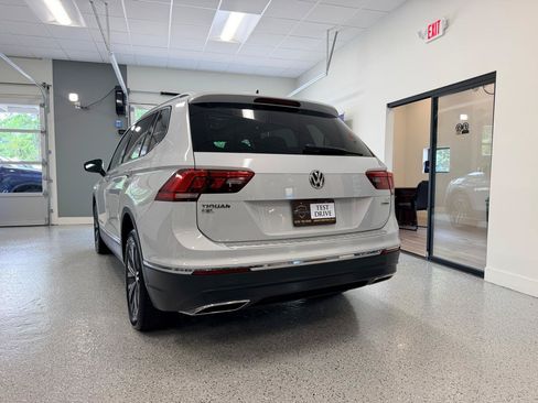 Used 2018 Volkswagen Tiguan SEL w/ 3rd Row Seat Package AWD/4WD image 6