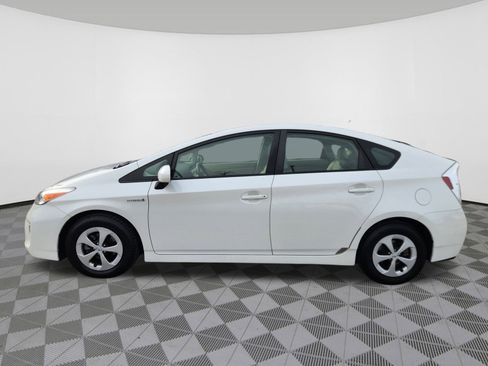 Used 2014 Toyota Prius Two image 5