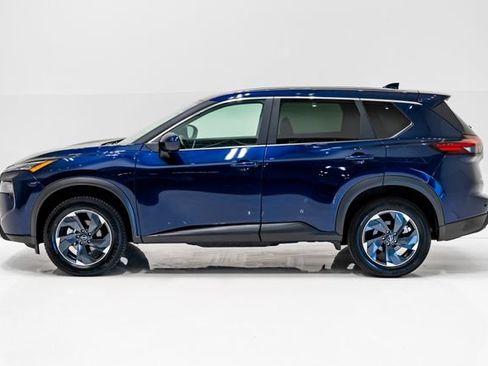 Used 2025 Nissan Rogue SV AWD/4WD image 31