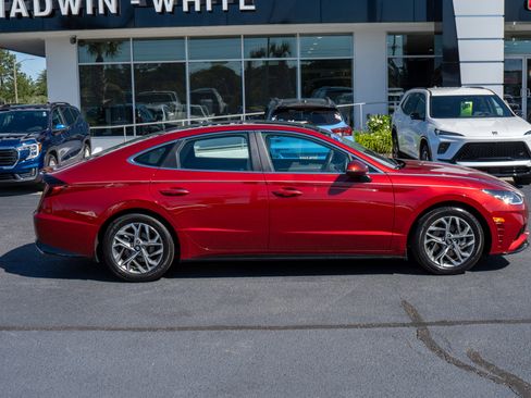 Used 2023 Hyundai Sonata SEL w/ Convenience Package image 2