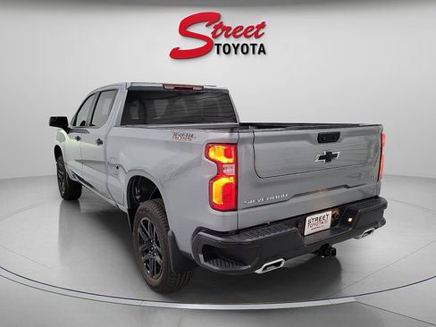 Used 2025 Chevrolet Silverado 1500 LT Trail Boss AWD/4WD image 2