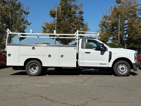 New 2025 Ford F350 XL w/ XL Chrome Package image 3