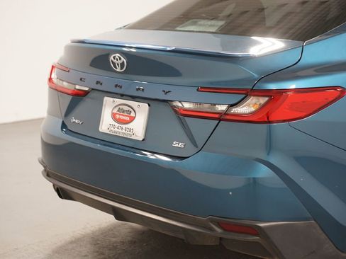 Certified 2025 Toyota Camry SE image 9