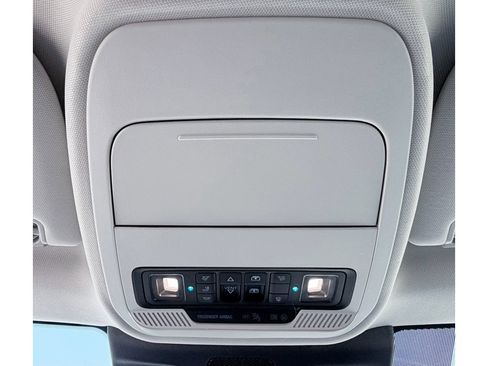 Used 2025 Ford Expedition Active image 18