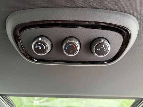 Used 2025 Dodge Durango GT AWD/4WD image 34