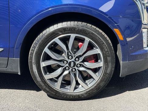 Used 2023 Cadillac XT5 Sportv w/ Platinum Package AWD/4WD image 8