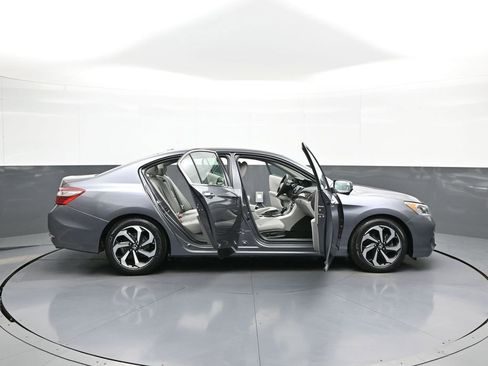 Certified 2017 Honda Accord EX-L image 42