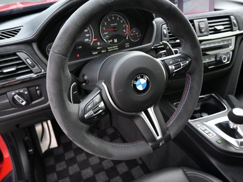 Used 2020 BMW M4 CS w/ Executive Package RWD image 33