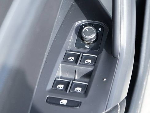 Used 2022 Volkswagen Jetta SE FWD image 15