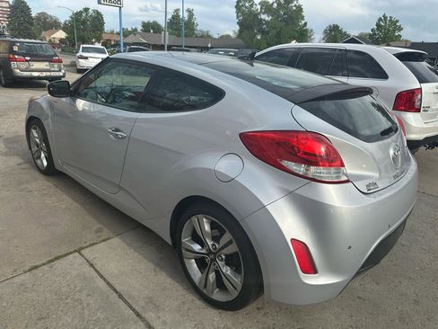 Used 2015 Hyundai Veloster w/ Option Group 03 FWD image 6
