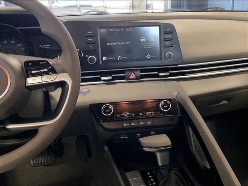 Used 2023 Hyundai Elantra SEL FWD image 18
