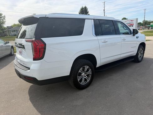 Used 2021 GMC Yukon XL SLE w/ Gmc Pro Safety Plus Package AWD/4WD image 8