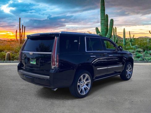 Used 2017 Cadillac Escalade Premium Luxury AWD/4WD image 3