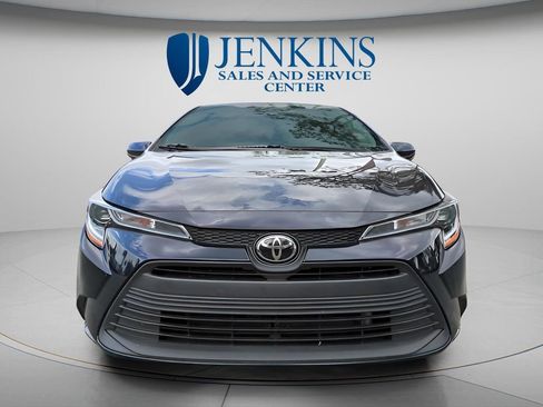 Used 2023 Toyota Corolla LE FWD image 8