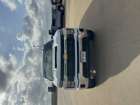Used 2024 Chevrolet Silverado 2500 LT image 5