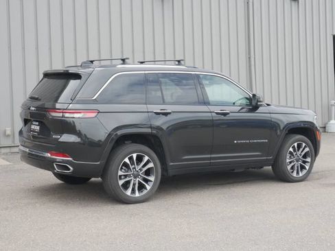 Used 2023 Jeep Grand Cherokee Overland AWD/4WD image 4