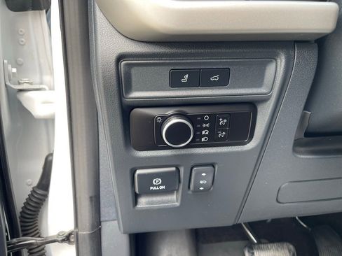 Used 2023 Ford Expedition Max XLT image 17