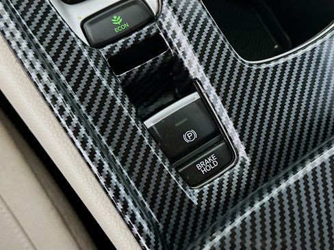 Used 2018 Honda Accord LX image 24