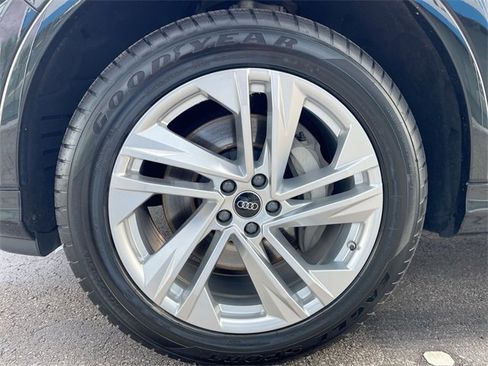 Used 2024 Audi Q7 3.0T Premium Plus image 33
