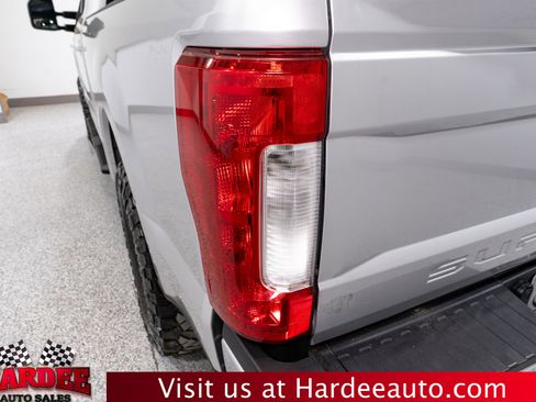 Used 2019 Ford F250 Lariat image 9