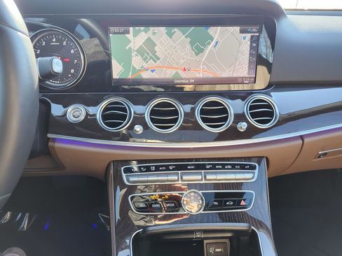 Used 2019 Mercedes-Benz E 300 image 32